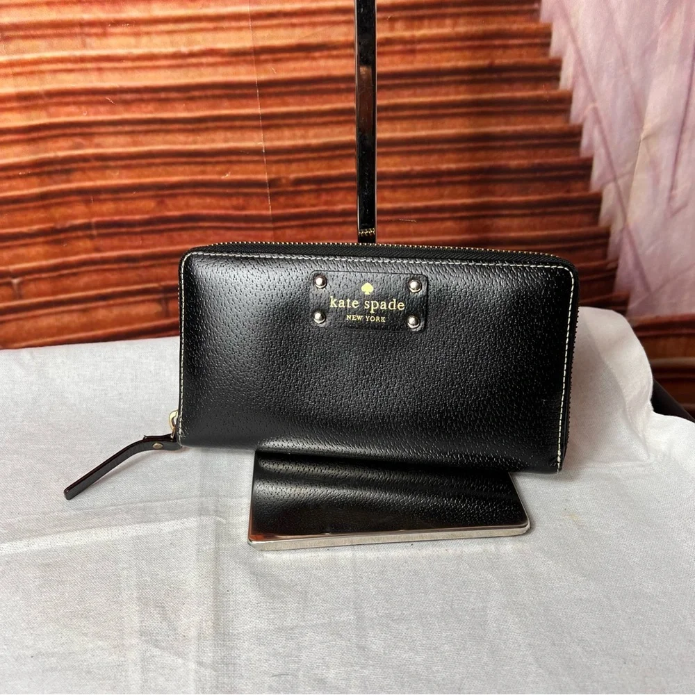 Kate Spade Jeanne Large Long Zip Around Continental Black wallet, 12 card slots